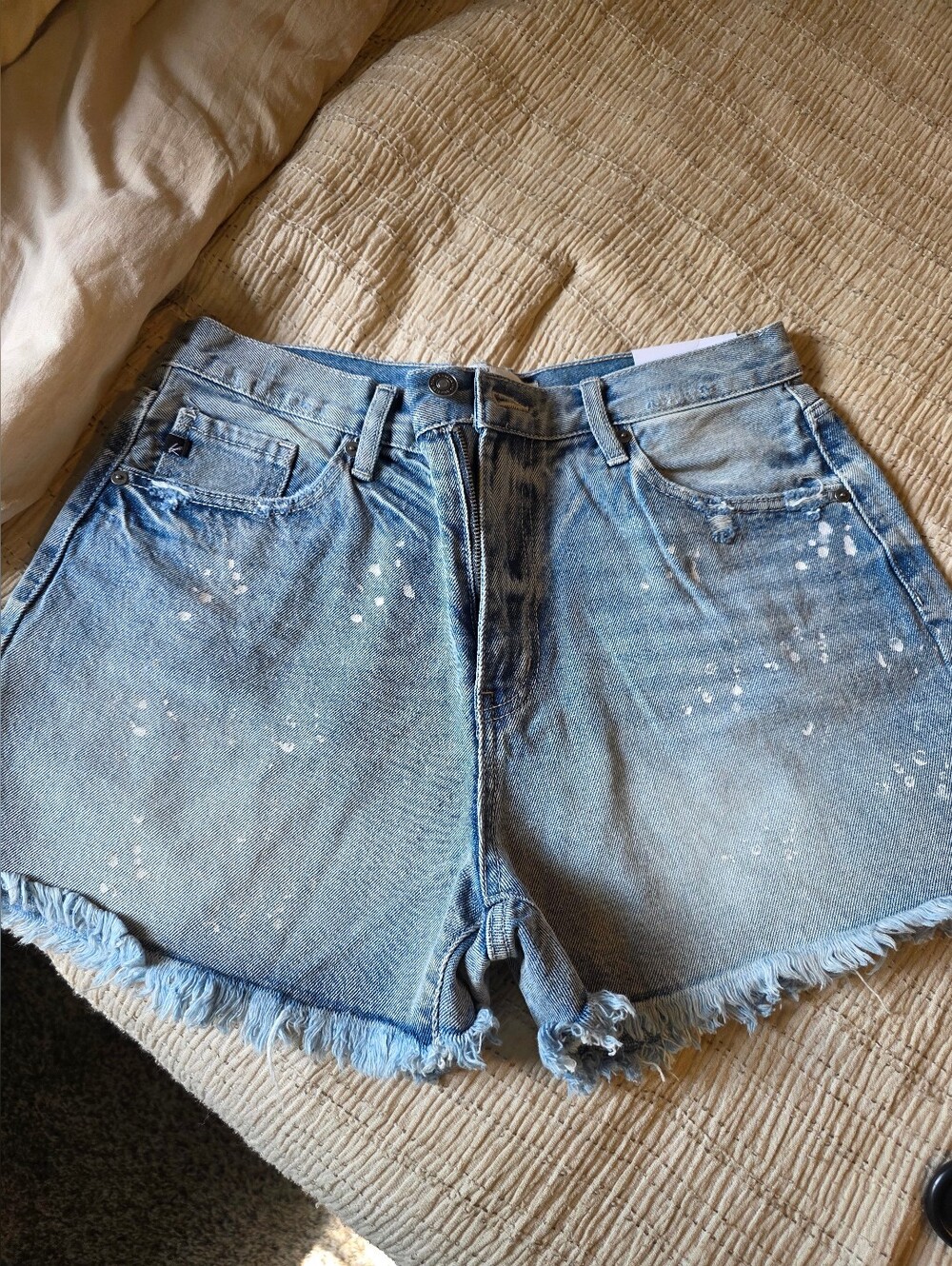 KanCan, Classic High-Rise, Denim Shorts with Distressed Hem, NWT Size 11/29